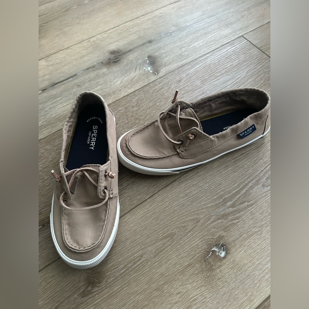 Women sperrys